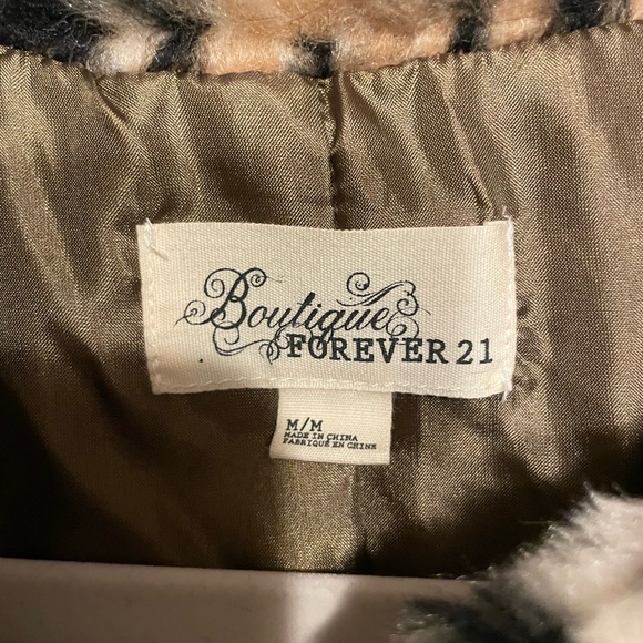 Boutique Forever 21 Faux Fur Coat Jacket Leopard Black/Brown
Sz M/M PLUSH - Picture 3 of 6